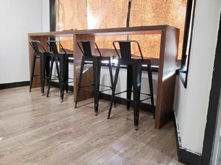 Café Bar Table
