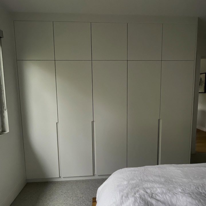 Handleless Wardrobe